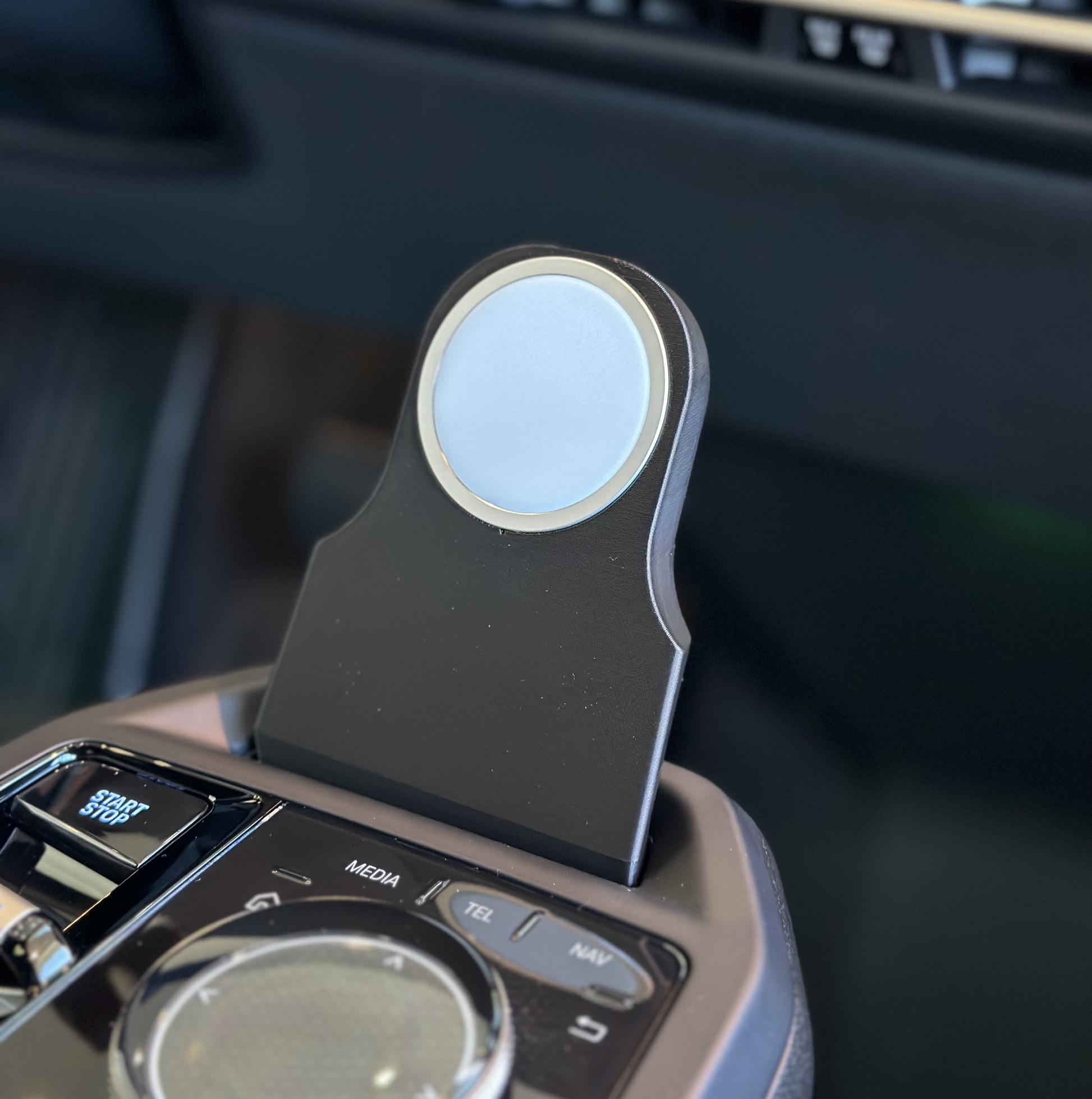 BMW iX MagSafe-Compatible Wireless Charging Stand – InGear Designs